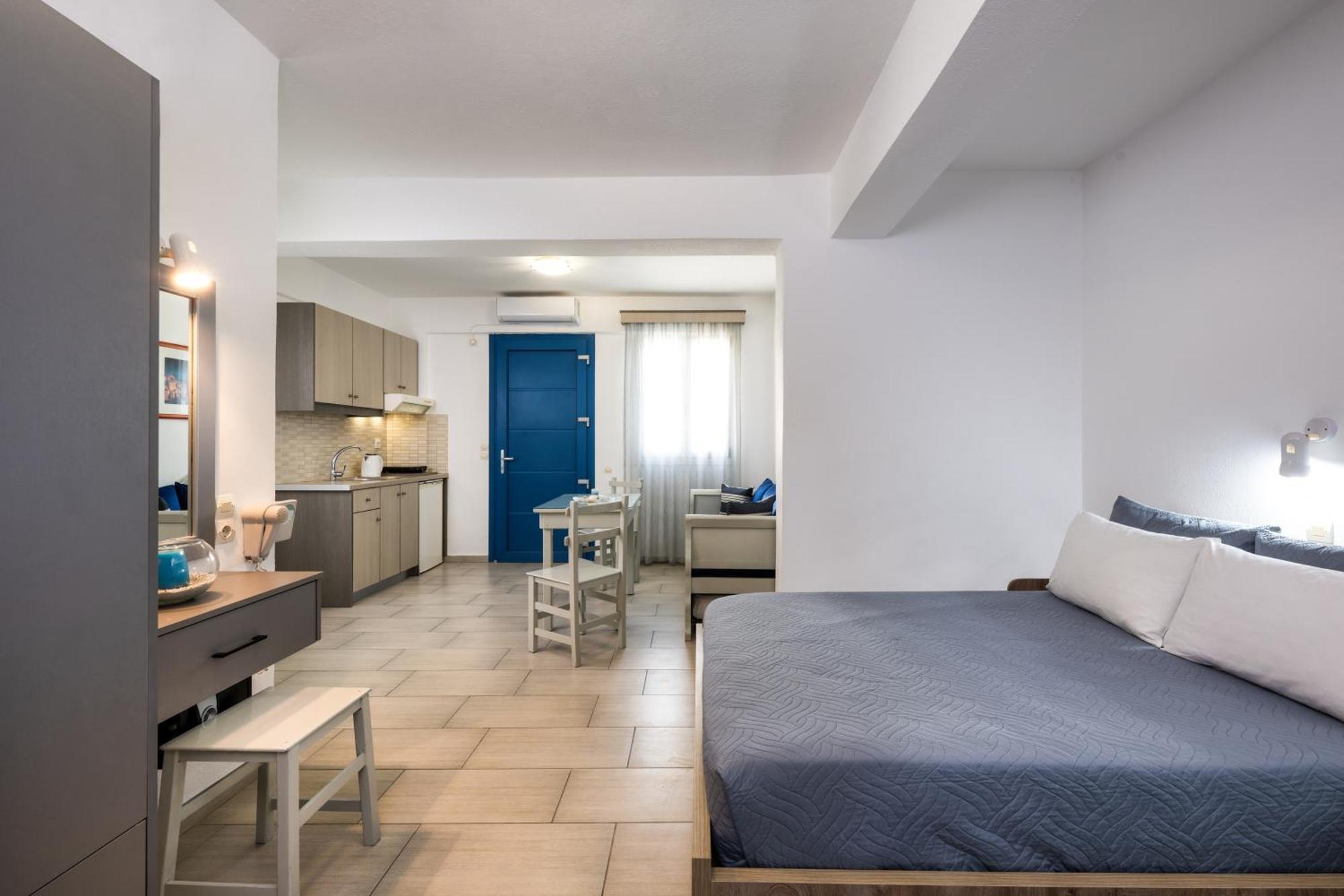 Honeymoon Beach Studios Perivolos  Exterior photo