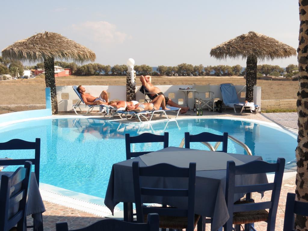 Honeymoon Beach Studios Perivolos  Exterior photo